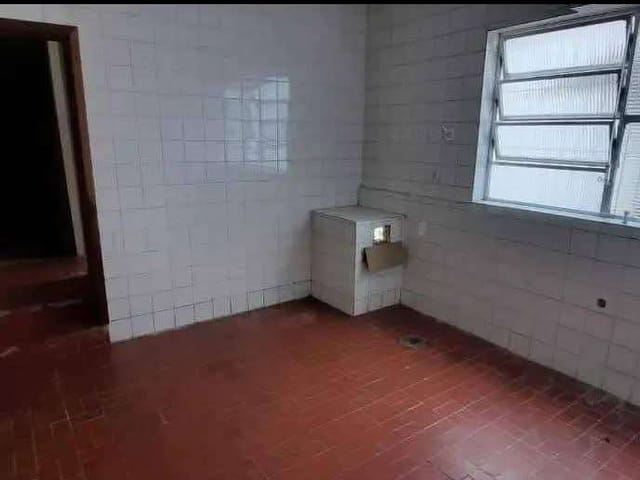 Casa 2 quartos e 1 banheiro, à venda, no bairro Centro em Pelotas