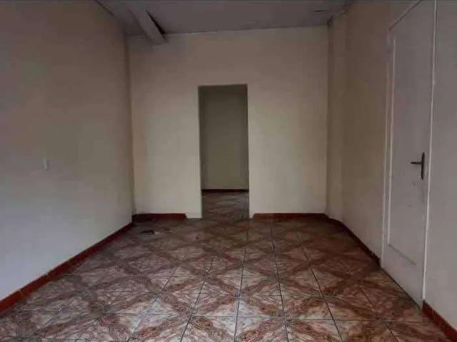 Casa 2 quartos e 1 banheiro, à venda, no bairro Centro em Pelotas