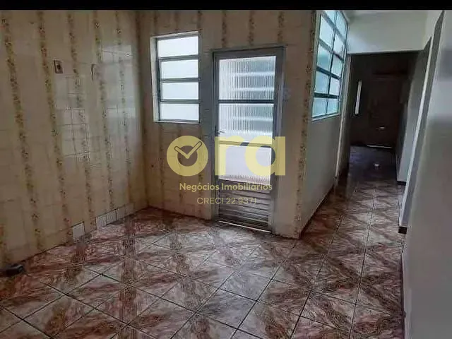 Casa 2 quartos e 1 banheiro, à venda, no bairro Centro em Pelotas