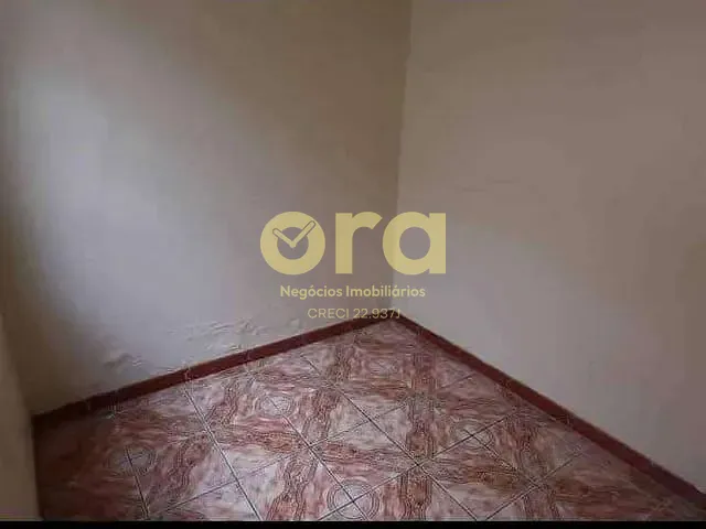 Casa 2 quartos e 1 banheiro, à venda, no bairro Centro em Pelotas