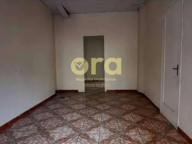Casa 2 quartos e 1 banheiro, à venda, no bairro Centro em Pelotas