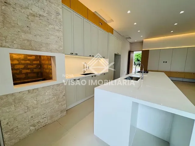 Casa à venda, no bairro Portal da Mata em Sinop
