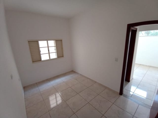 Casa com 125m² 2 quartos e 1 banheiro, para alugar, no bairro Jardim São Salvador em São João da Boa Vista
