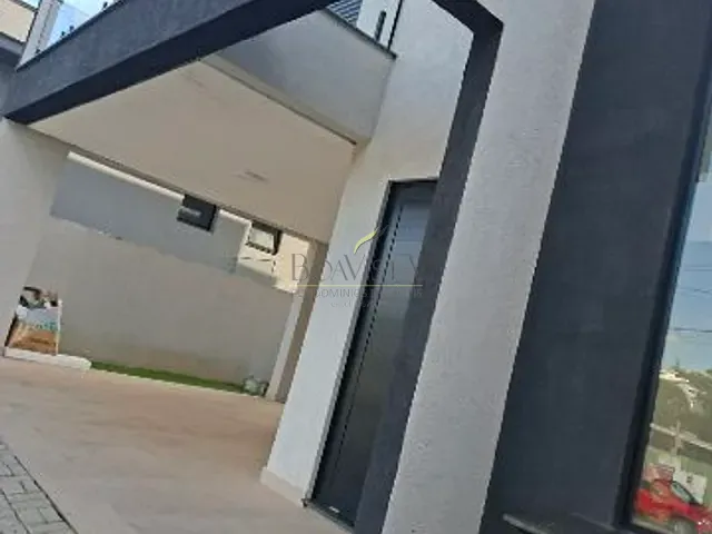 Casa com 360m² 3 quartos e 4 banheiros, à venda ou para alugar, no bairro Rio Abaixo em Atibaia