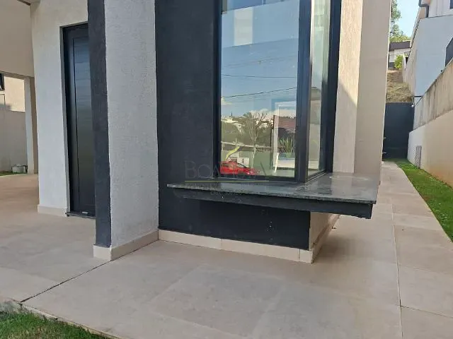 Casa com 360m² 3 quartos e 4 banheiros, à venda ou para alugar, no bairro Rio Abaixo em Atibaia