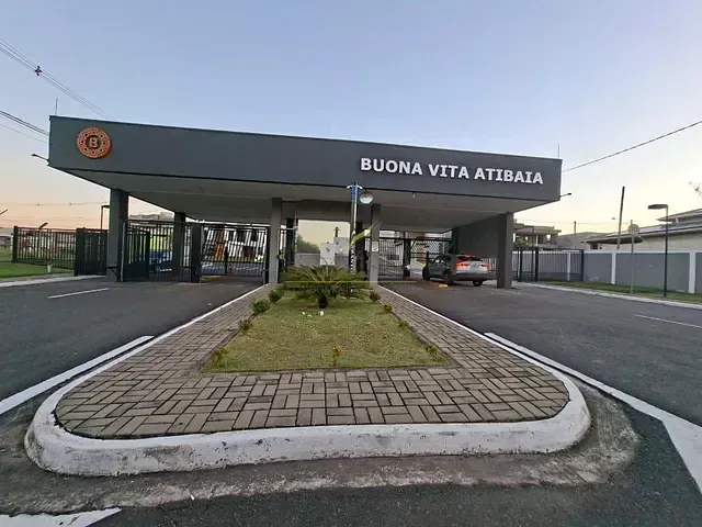 Casa com 360m² 3 quartos e 4 banheiros, à venda ou para alugar, no bairro Rio Abaixo em Atibaia