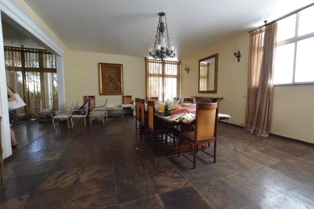 Casa com 4200m², à venda, no bairro Centro em Campos dos Goytacazes