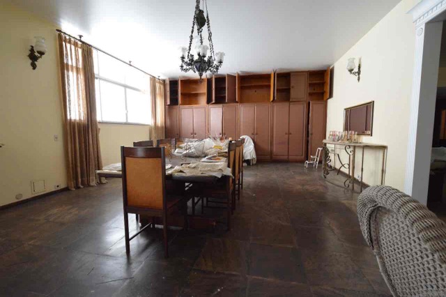 Casa com 4200m², à venda, no bairro Centro em Campos dos Goytacazes