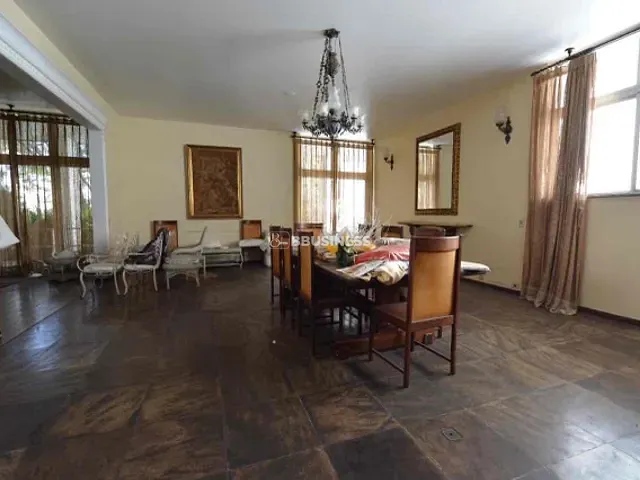 Casa com 4200m², à venda, no bairro Centro em Campos dos Goytacazes