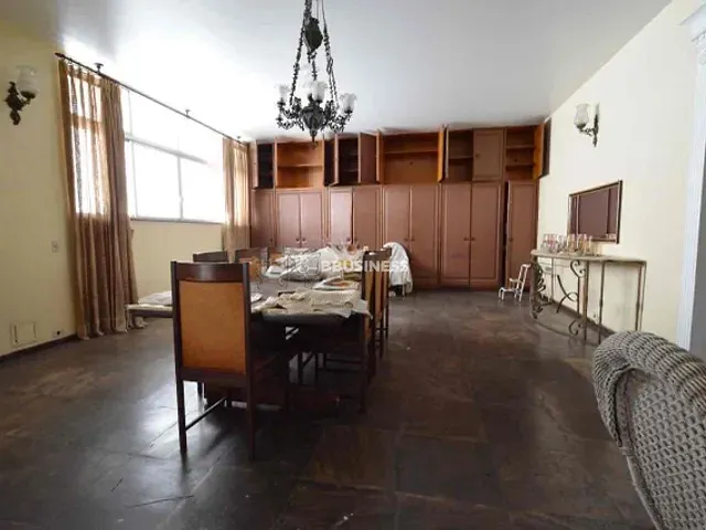 Casa com 4200m², à venda, no bairro Centro em Campos dos Goytacazes