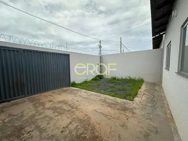 Casa 2 quartos e 2 banheiros, para alugar, no bairro Parque da Colina II em Formosa
