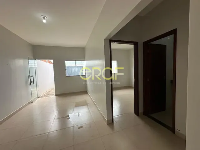 Casa 2 quartos e 2 banheiros, para alugar, no bairro Parque da Colina II em Formosa