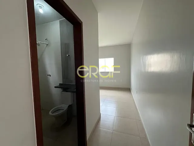 Casa 2 quartos e 2 banheiros, para alugar, no bairro Parque da Colina II em Formosa