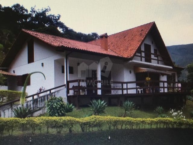 Casa com 3433m², à venda, no bairro Araras em Petrópolis