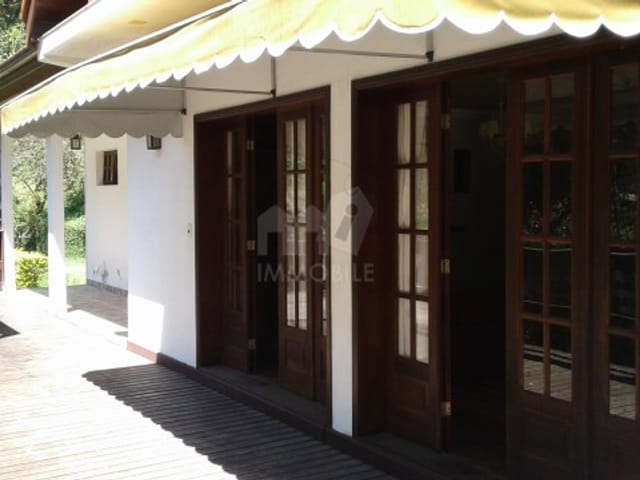 Casa com 3433m², à venda, no bairro Araras em Petrópolis