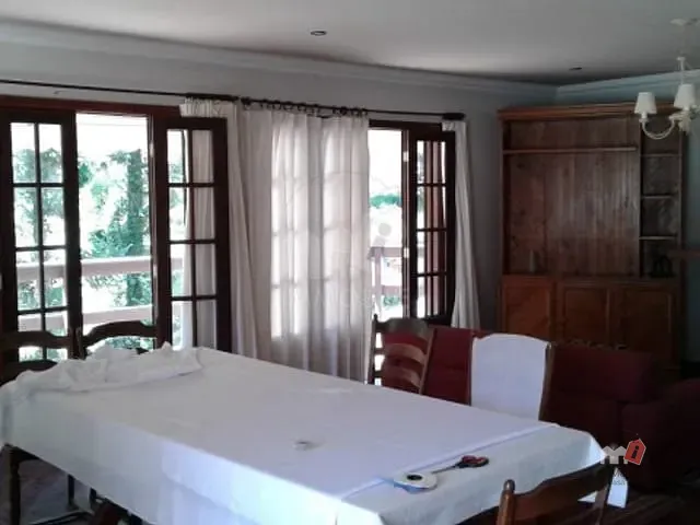 Casa com 3433m², à venda, no bairro Araras em Petrópolis