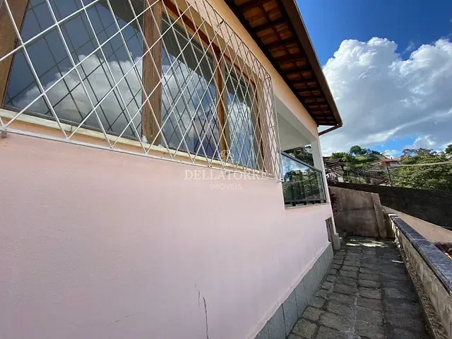 Casa com 520m² 5 quartos e 6 banheiros, à venda, no bairro Panorama em Teresópolis