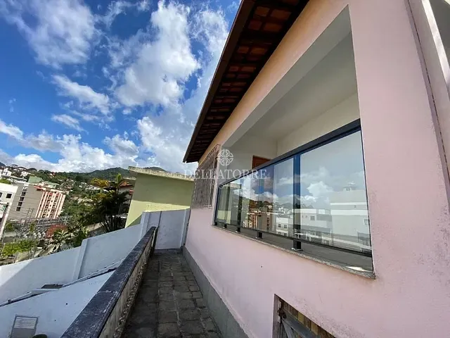 Casa com 520m² 5 quartos e 6 banheiros, à venda, no bairro Panorama em Teresópolis