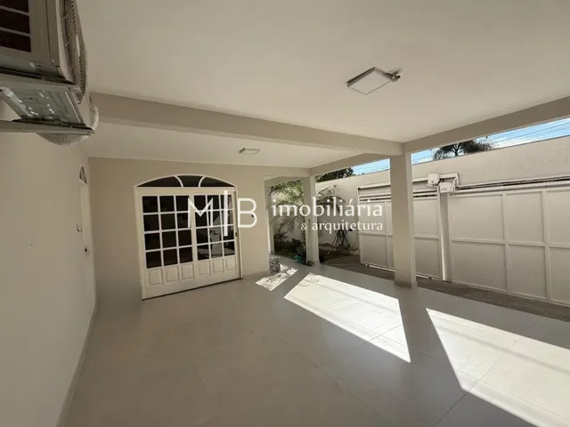 Casa 4 quartos e 3 banheiros, à venda, no bairro Recanto das Palmeiras em Cataguases
