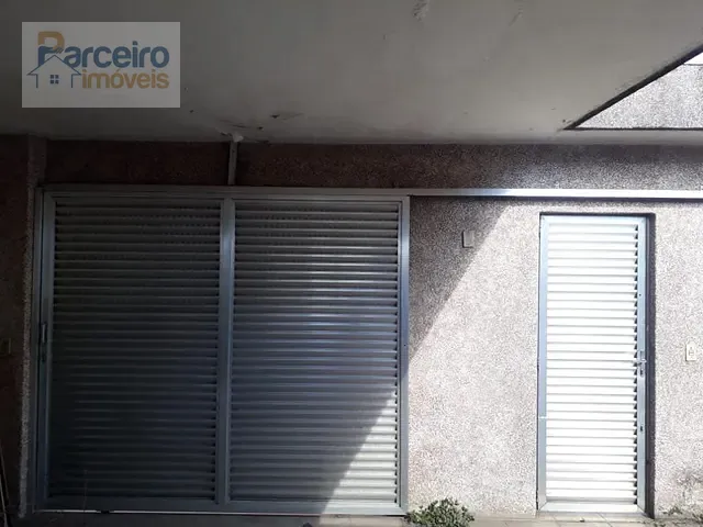 Casa com 300m² 2 quartos e 2 banheiros, à venda, no bairro Jardim Nove de Julho em São Paulo