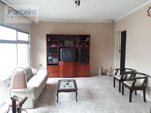 Casa com 300m² 2 quartos e 2 banheiros, à venda, no bairro Jardim Nove de Julho em São Paulo