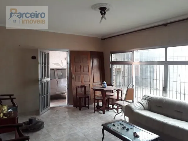 Casa com 300m² 2 quartos e 2 banheiros, à venda, no bairro Jardim Nove de Julho em São Paulo