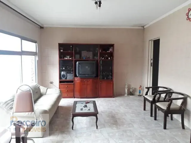 Casa com 300m² 2 quartos e 2 banheiros, à venda, no bairro Jardim Nove de Julho em São Paulo