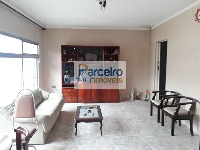 Casa com 300m² 2 quartos e 2 banheiros, à venda, no bairro Jardim Nove de Julho em São Paulo
