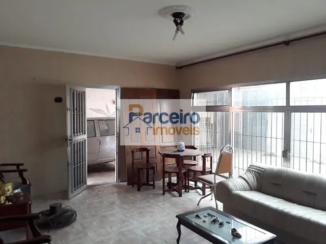 Casa com 300m² 2 quartos e 2 banheiros, à venda, no bairro Jardim Nove de Julho em São Paulo