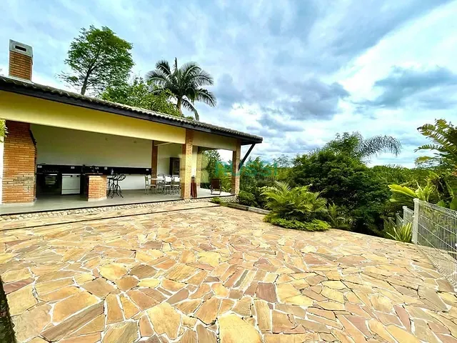 Casa com 3621m² 4 quartos e 2 banheiros, à venda ou para alugar, no bairro Bosque dos Eucaliptos em São José dos Campos