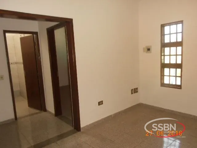 Casa 2 quartos e 1 banheiro, para alugar, no bairro Jardim Éden em Nova Odessa