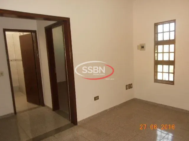 Casa 2 quartos e 1 banheiro, para alugar, no bairro Jardim Éden em Nova Odessa