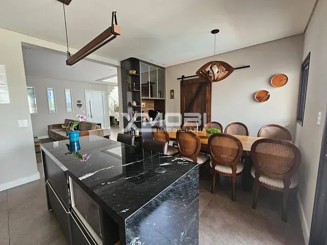 Casa com 250m² 3 quartos e 4 banheiros, à venda, no bairro Loteamento Reserva Ermida em Jundiaí