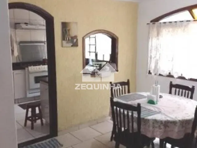 Casa com 300m² 3 quartos e 5 banheiros, à venda, no bairro Quitauna em Osasco