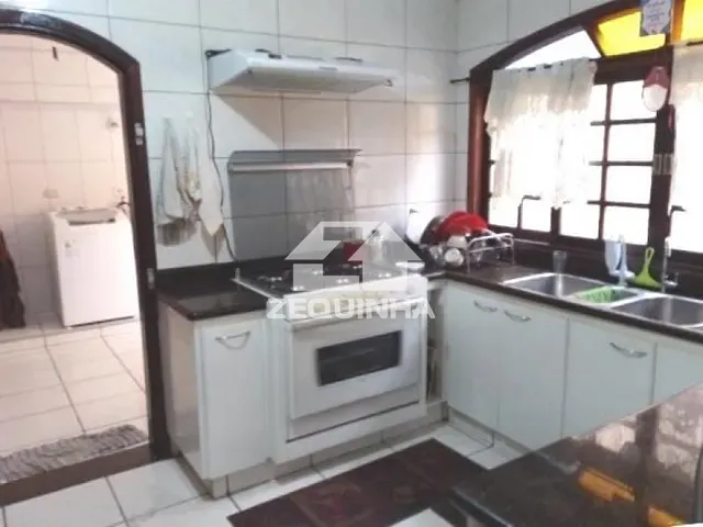 Casa com 300m² 3 quartos e 5 banheiros, à venda, no bairro Quitauna em Osasco