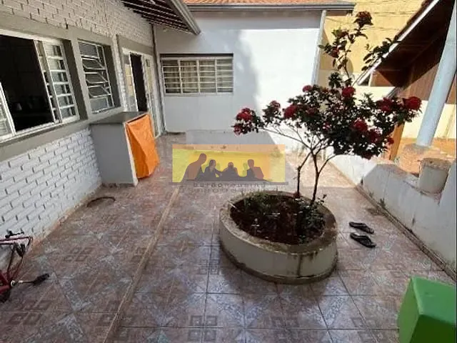 Casa com 450m² 3 quartos e 2 banheiros, à venda, no bairro Cidade Universitária em Campinas