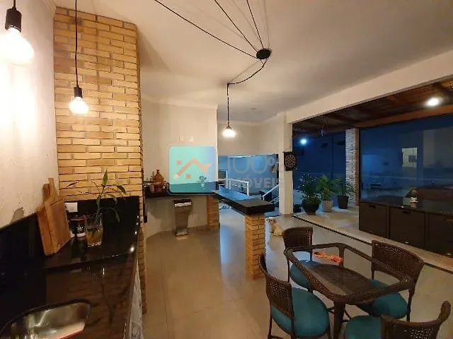 Casa com 1000m² 4 quartos e 3 banheiros, à venda, no bairro Condomínio Residencial Mirante do Vale em Jacareí