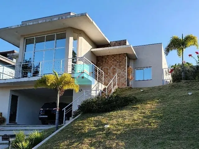 Casa com 1000m² 4 quartos e 3 banheiros, à venda, no bairro Condomínio Residencial Mirante do Vale em Jacareí