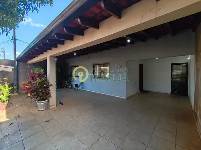 Casa com 200m² 4 quartos e 2 banheiros, à venda, no bairro Residencial Abussafe em Londrina