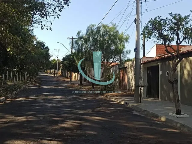 Casa com 260m² 2 quartos e 3 banheiros, à venda, no bairro JARDIM CRUZEIRO DO SUL I E II em ARARAQUARA