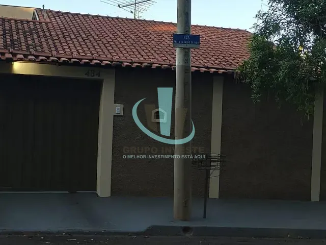 Casa com 260m² 2 quartos e 3 banheiros, à venda, no bairro JARDIM CRUZEIRO DO SUL I E II em ARARAQUARA