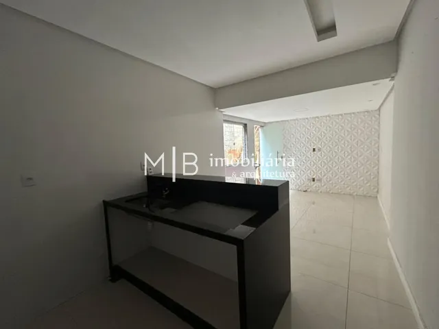 Casa 2 quartos e 1 banheiro, para alugar, no bairro Vila Reis em Cataguases