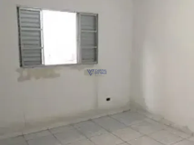 Casa 2 quartos e 2 banheiros, à venda, no bairro Jardim Nova Flórida em São José dos Campos