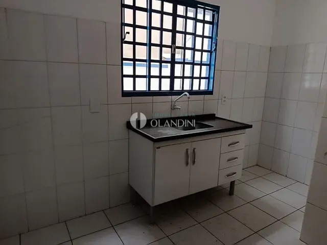 Casa com 400m² 6 quartos e 2 banheiros, para alugar, no bairro Jardim de Faveri em Artur Nogueira