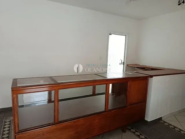 Casa com 400m² 6 quartos e 2 banheiros, para alugar, no bairro Jardim de Faveri em Artur Nogueira