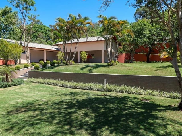 Casa com 2000m² 3 quartos e 5 banheiros, à venda, no bairro Vila de São Fernando em Cotia