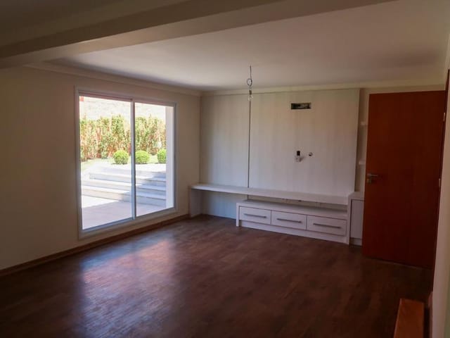Casa com 2000m² 3 quartos e 5 banheiros, à venda, no bairro Vila de São Fernando em Cotia