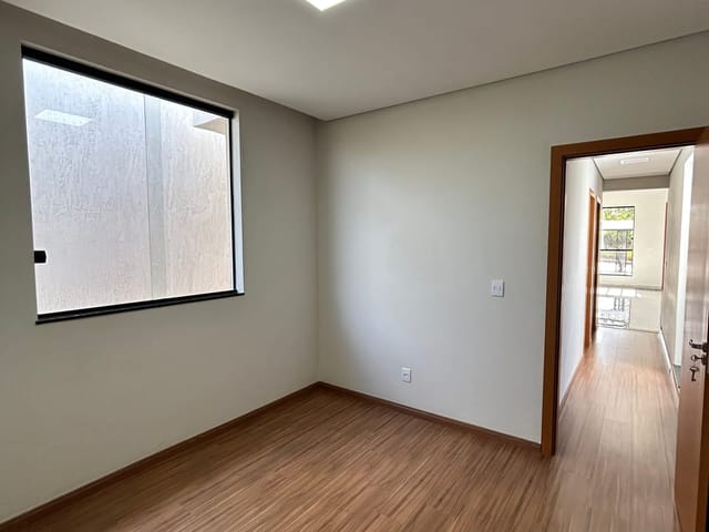 Casa com 243m² 4 quartos e 1 banheiro, à venda, no bairro Novo Santos Dumont em Lagoa Santa