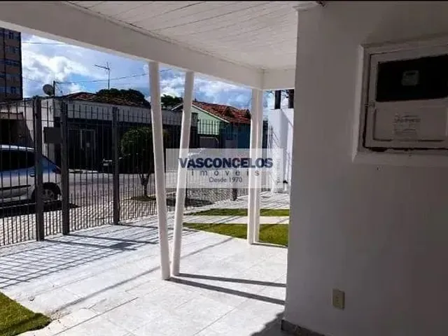 Casa com 300m² 3 quartos e 2 banheiros, à venda, no bairro Jardim Bela Vista em São José Dos Campos