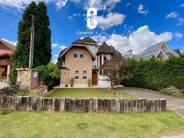Casa com 1200m² 4 quartos e 5 banheiros, à venda, no bairro Descansópolis em Campos Do Jordão